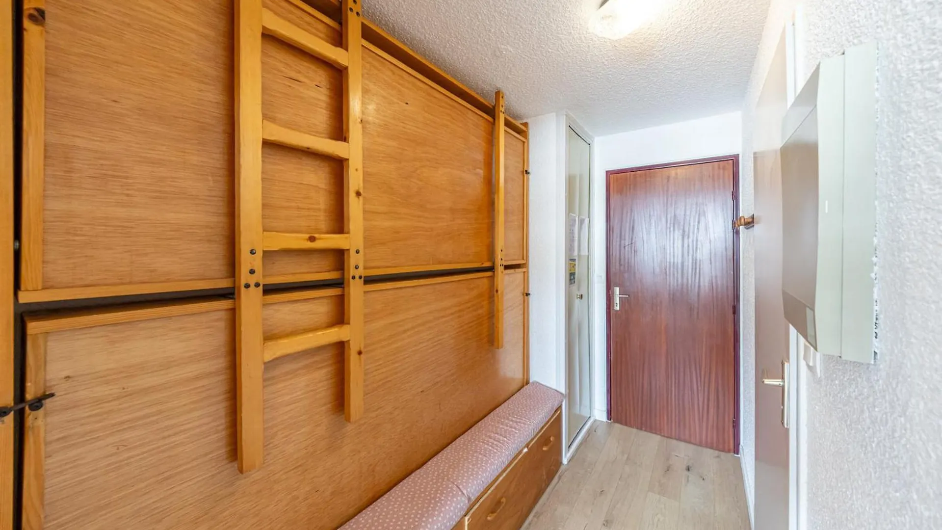 Studio Proche Pistes Pour 4 Pers. Avec Baignoire, Ascenseur Et Appareils De Cuisine - Fr-1-807-21 Saint-François-Longchamp Francie